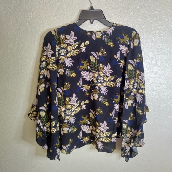 A.L.C. COOPER 100% SILK Long Sleeve OPEN BACK BLACK MULTI BLOUSE Sz 2 - Picture 2 of 10